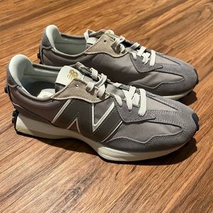 New Balance 327 Taupe Grey Sneaker NEW!